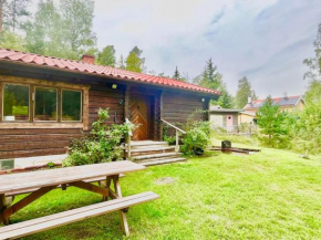 Charmig stuga mitt i naturen! in Upplands Väsby